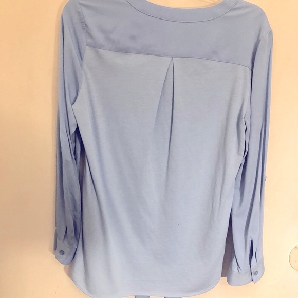 Woman’s Chico’s  blue tie in the front top size Small - Picture 2 of 6